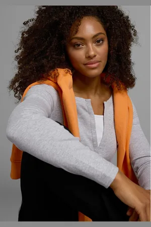 FLASHLIGHTS 2-in-1-shirt met lange mouwen figuurvolgende pasvorm, ronde hals, elastisch materiaal
