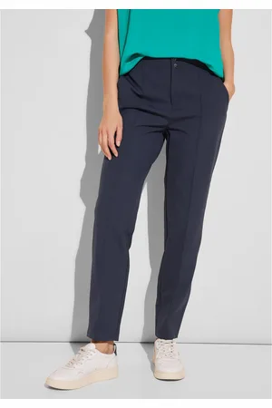 Street one Chino met siernaden vooraan