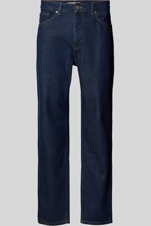 2Y Straight leg jeans in 5-pocketmodel, model 