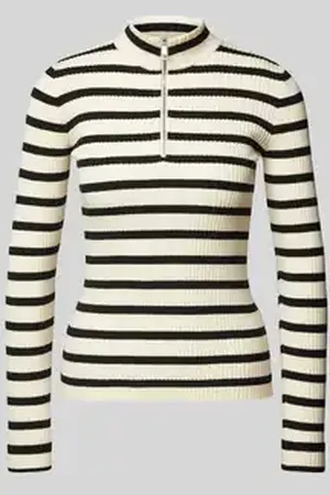 EDITED the label Gebreide pullover met turtleneck, model 