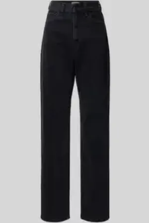 Carhartt Straight leg jeans in 5-pocketmodel, model 