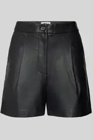 EDITED the label Korte broek in leerlook, model 