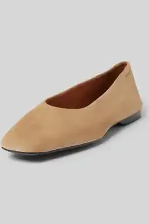 Vagabond Ballerina