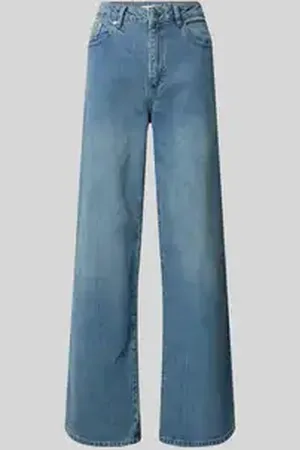 Gestuz Wide leg jeans in 5-pocketmodel, model 