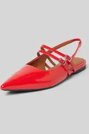 Vagabond Pumps met doornsluitingen, model 