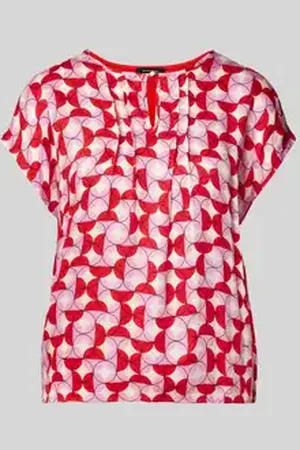 More & More T-shirt van een viscosemix met druppelvormige hals