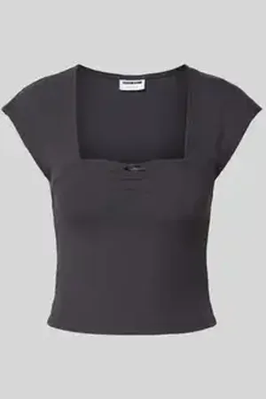 Noisy May T-shirt met vierkante hals, model 