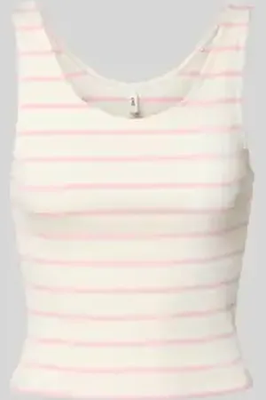 ONLY Slim fit tanktop in riblook, model 