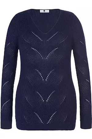Anna Aura V-trui Van