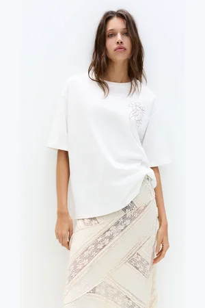 Pull&Bear T-Shirt Met Bloemenborduursel