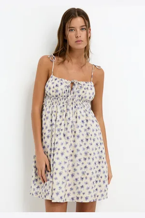 Pull&Bear Korte Jurk Met Bloemen