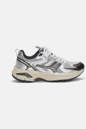 Pull&Bear Sneakers Often02