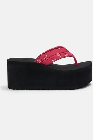 Pull&Bear Sandalen Met Sleehak En Detail