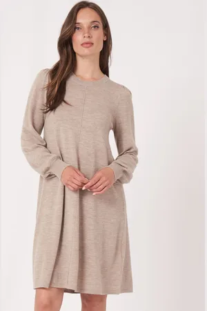 REPEAT cashmere A-lijn merinowollen jurk met pofmouwen