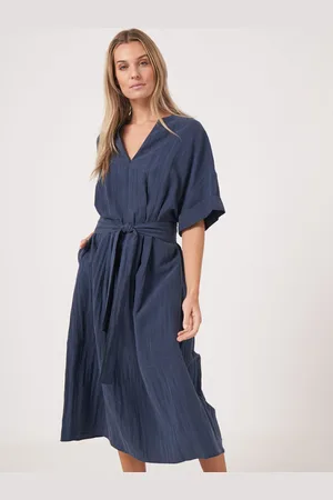 REPEAT cashmere Jurk met wijde mouwen en ceintuur