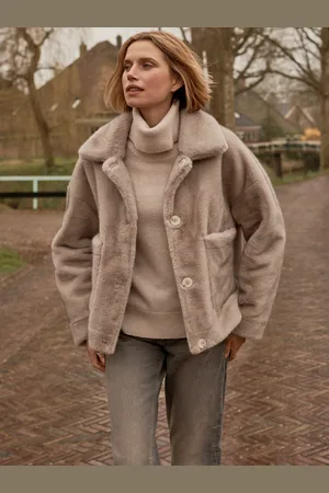 REPEAT cashmere Korte omkeerbare faux fur jas