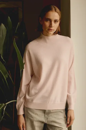 REPEAT cashmere Naadloos gebreide cashmere trui met opstaande kraag
