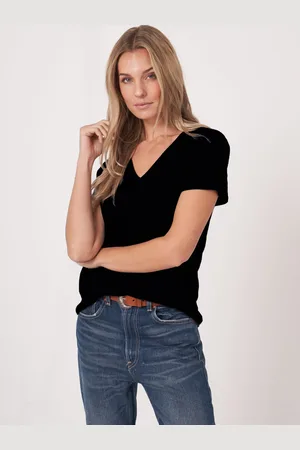 REPEAT cashmere Basic V-hals T-shirt met borstzakje van zuiver linnen