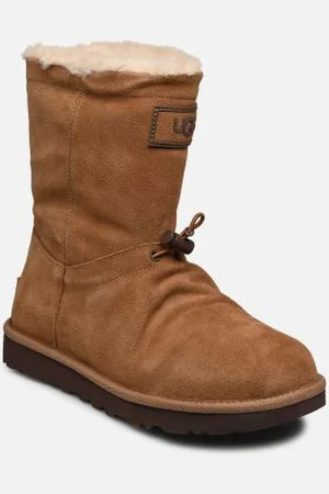 UGG W CLASSIC SHORT TOGGLER by
