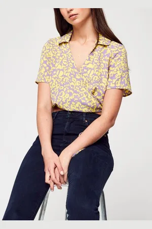 Noisy May Nmclara S/S Wrap Crop Shirt by
