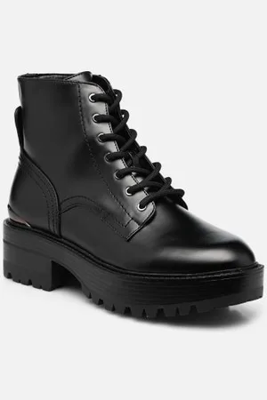 Guess FOLOWE by