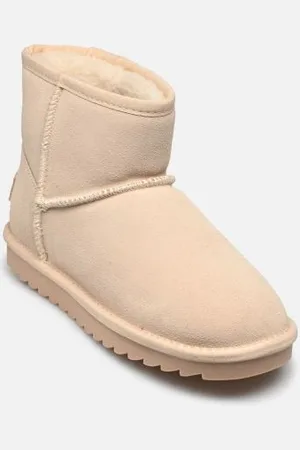 Colors of California Winter Boot in suede by