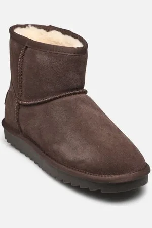 Colors of California Winter Boot in suede by