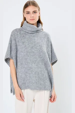 LILI SIDONIO Young Ladies Knitted Poncho by