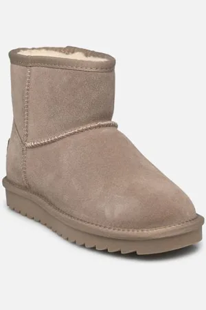 Colors of California Winter Boot in suede by