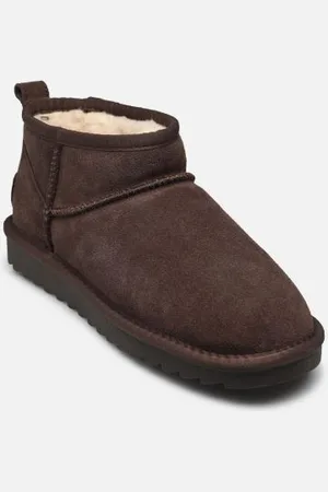 Colors of California Short Winter boot in suede by