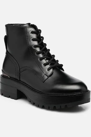 Guess FOLOWE by