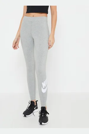 Nike Sportswear Essential by