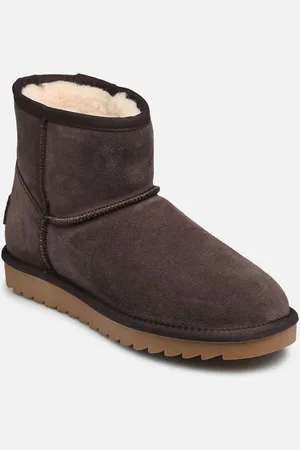 Colors of California Winter Boot in suede by