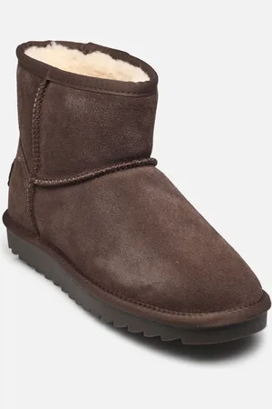 Colors of California Winter Boot in suede by
