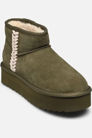 Colors of California Platform boot spike stitching by