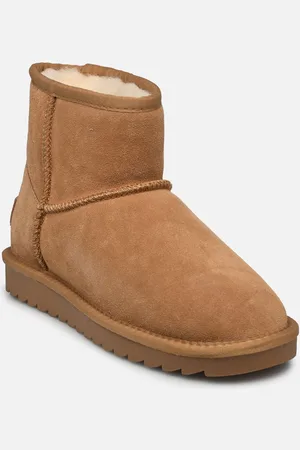 Colors of California Winter Boot in suede by