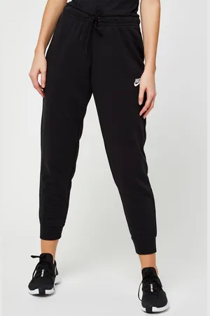 Nike Sportswear Essential by