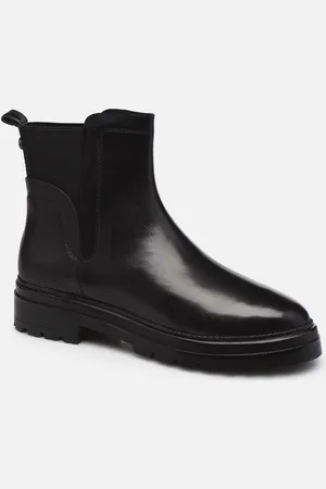 Steve Madden NAISA by