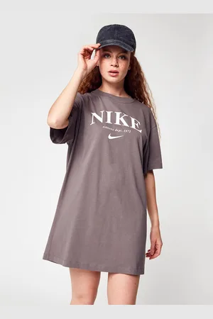 Nike W Sportswear Short Sleeve Dress Gfx by