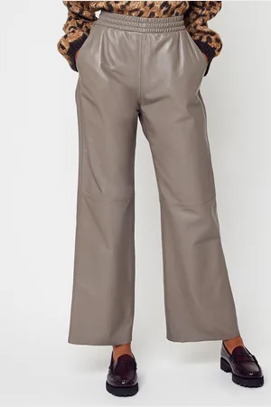 Oakwood Mila by
