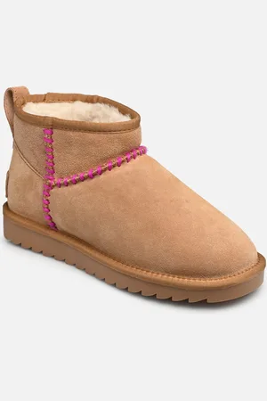 Colors of California Winter boot with stitching by