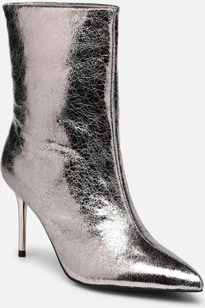 Steve Madden Lyricals by