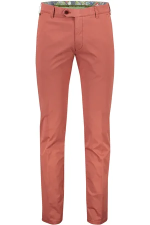 Meyer Chino model New York