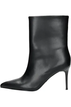 Steve Madden Lyricals