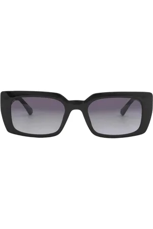 Calvin Klein CKJ22606 001 zwarte zonnebril