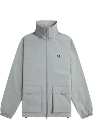 Fred Perry Grijze jas met patchzak en ritssluiting