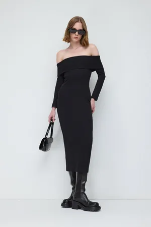 No Matter What Apparel Off-Shoulder Geribbelde Midi Jurk