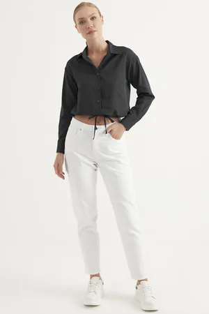 HERITA Ruffled Neck Blouse