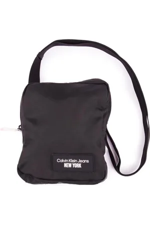 Calvin Klein Essential Reporter Crossbody Zak