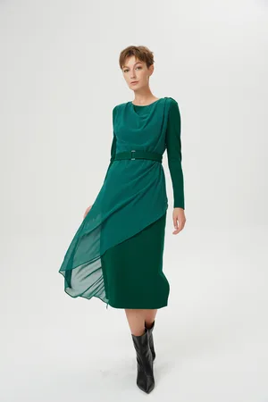 Smart & Joy Asymmetrische gemonteerde jurk Mixing Chiffon en Jersey